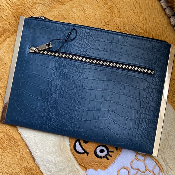 Atmosphere wristlet - Picture 5 of 5